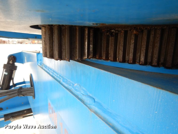 image for item DJ3001 2006 Genie S40  boom lift