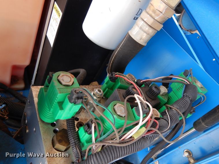 image for item DJ3001 2006 Genie S40  boom lift