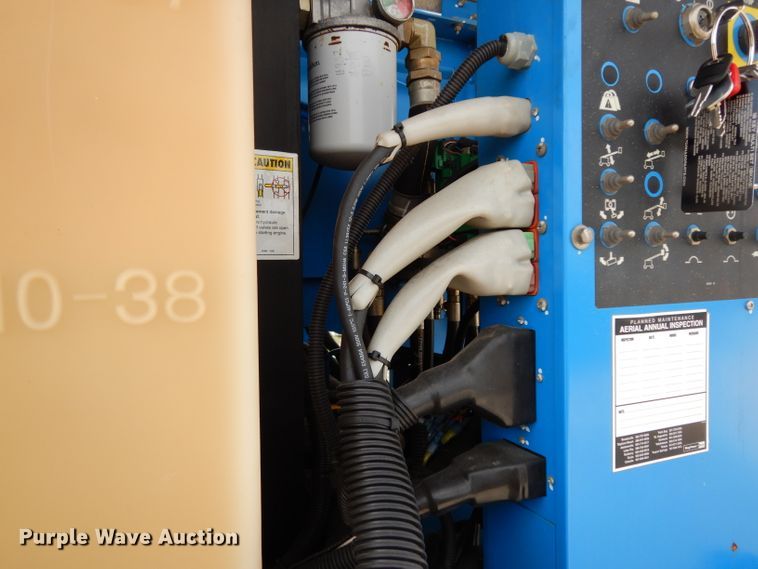 image for item DJ3001 2006 Genie S40  boom lift