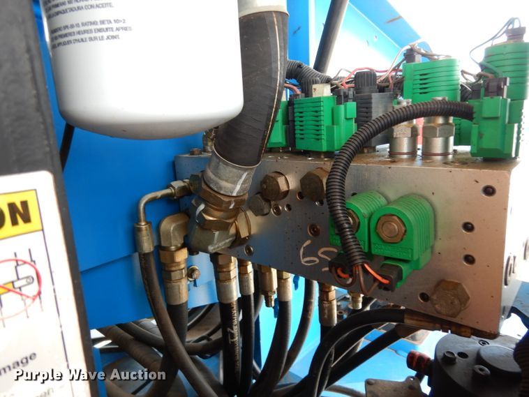 image for item DJ3001 2006 Genie S40  boom lift