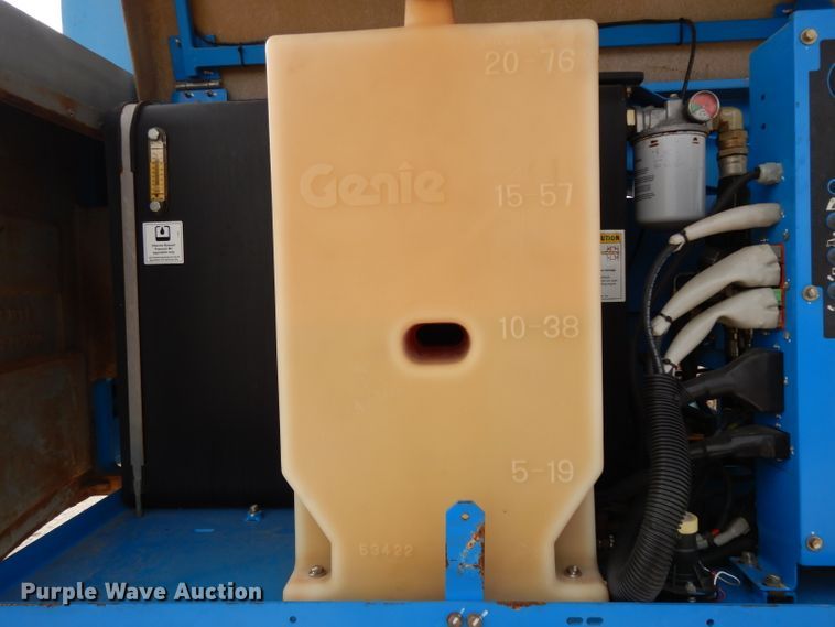 image for item DJ3001 2006 Genie S40  boom lift