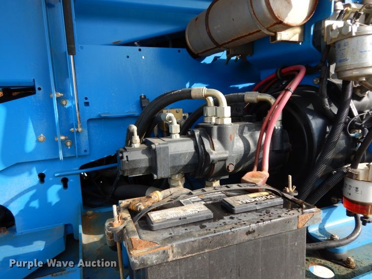 image for item DJ3001 2006 Genie S40  boom lift