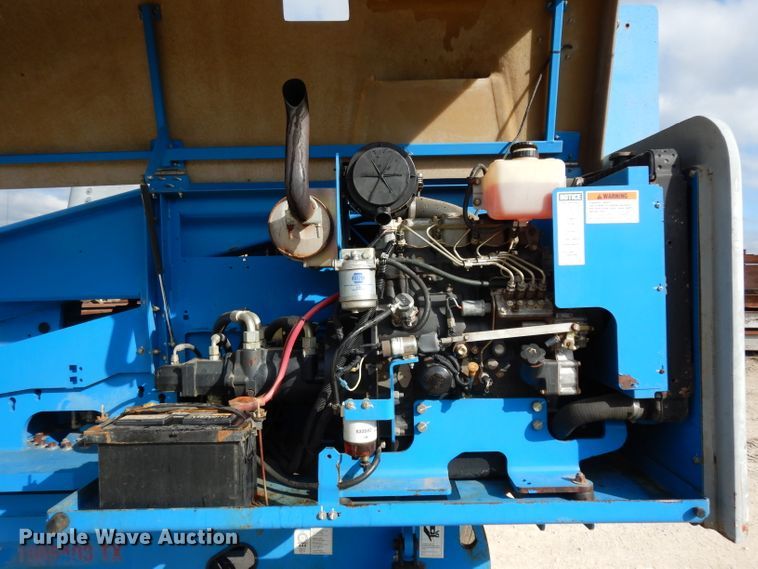 image for item DJ3001 2006 Genie S40  boom lift