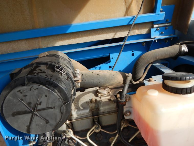 image for item DJ3001 2006 Genie S40  boom lift