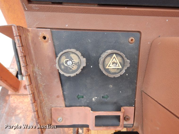 image for item DJ3004 1994 Case 580 Super K backhoe