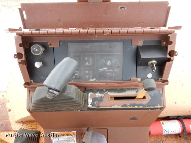 image for item DJ3004 1994 Case 580 Super K backhoe