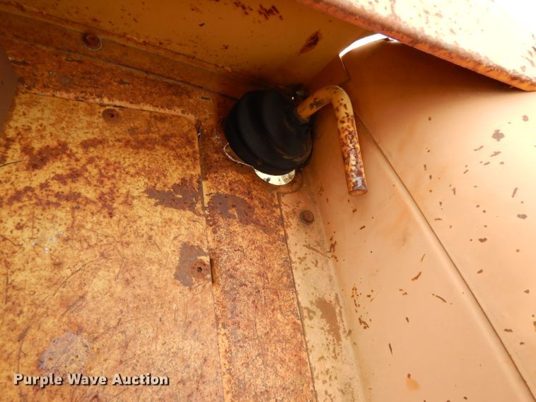 image for item DJ3004 1994 Case 580 Super K backhoe