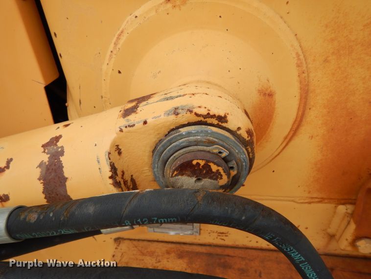 image for item DJ3004 1994 Case 580 Super K backhoe