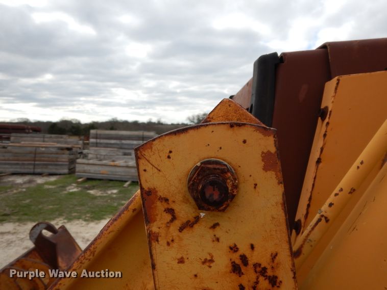 image for item DJ3004 1994 Case 580 Super K backhoe