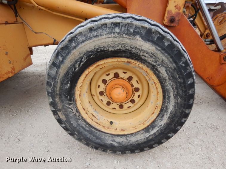 image for item DJ3004 1994 Case 580 Super K backhoe