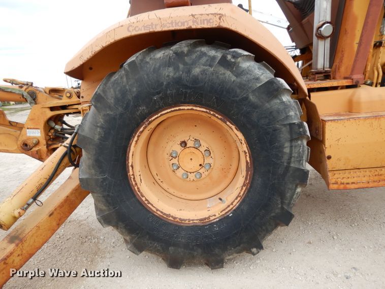 image for item DJ3004 1994 Case 580 Super K backhoe