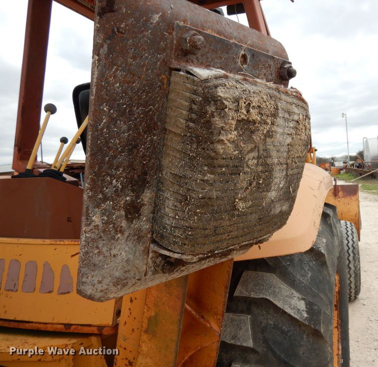 image for item DJ3004 1994 Case 580 Super K backhoe