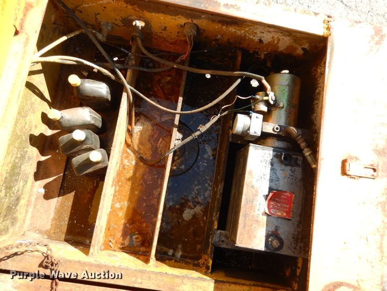 image for item DJ3005 1980 Hercules equipment trailer