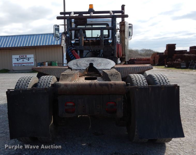 image for item DJ3006 1982 Mack R686ST winch truck