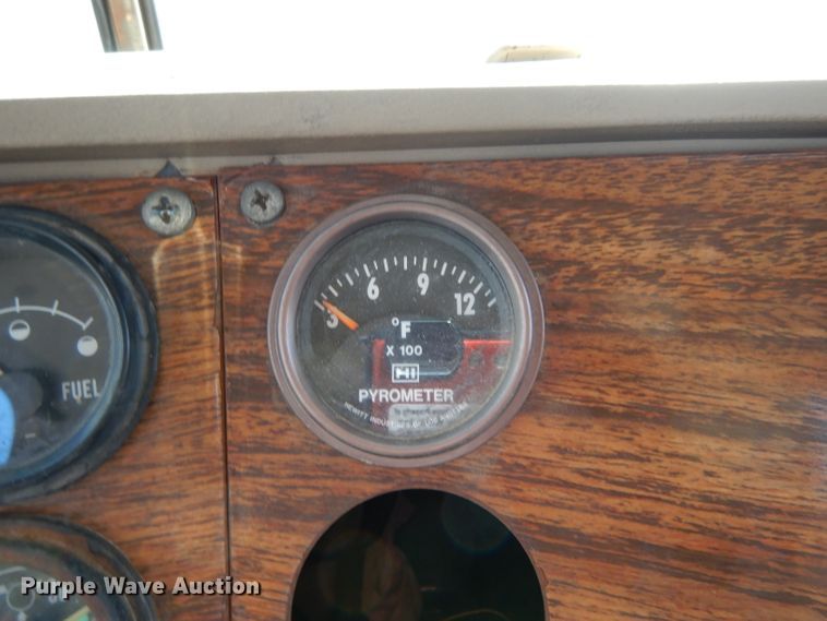 image for item DJ3006 1982 Mack R686ST winch truck