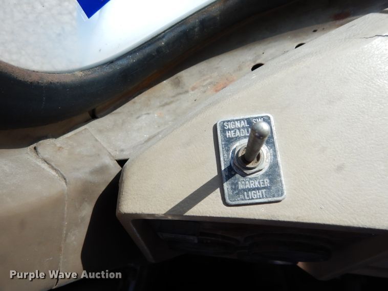 image for item DJ3006 1982 Mack R686ST winch truck