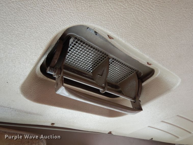 image for item DJ3006 1982 Mack R686ST winch truck