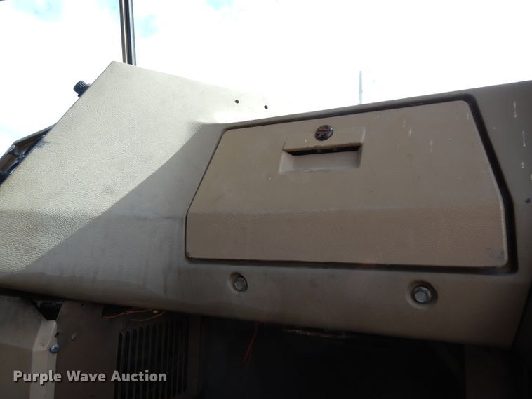 image for item DJ3006 1982 Mack R686ST winch truck