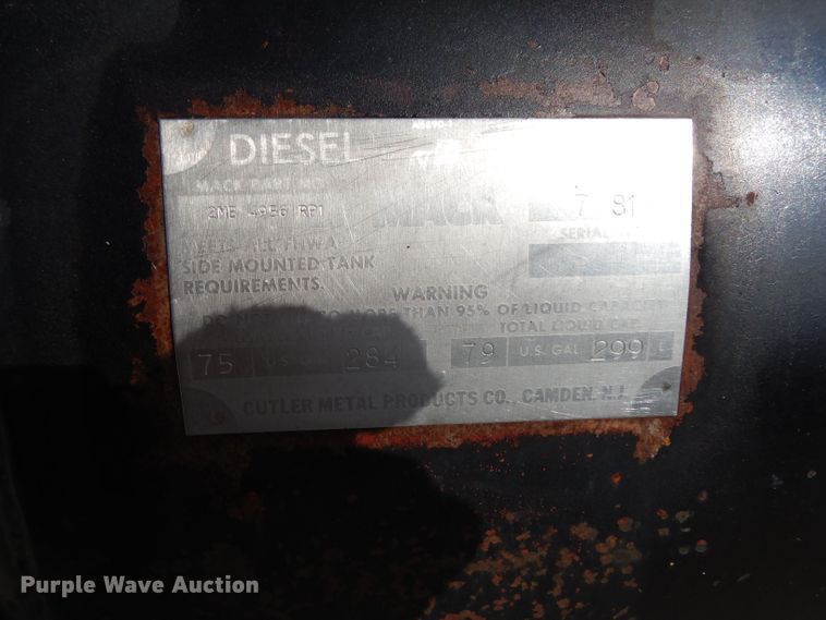 image for item DJ3006 1982 Mack R686ST winch truck