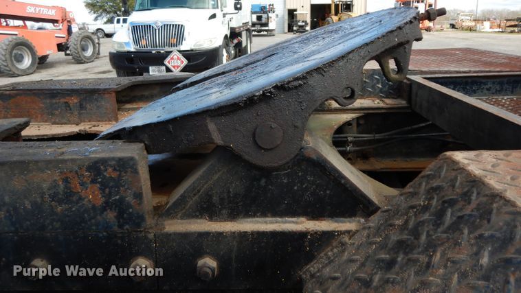 image for item DJ3006 1982 Mack R686ST winch truck