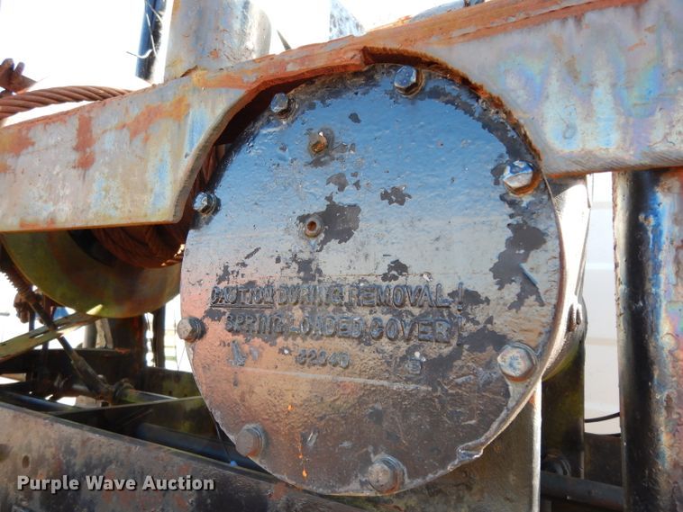 image for item DJ3006 1982 Mack R686ST winch truck