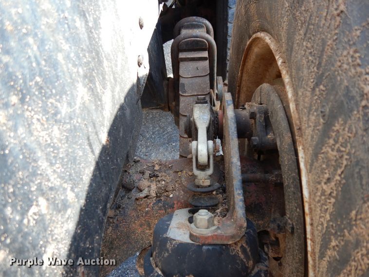 image for item DJ3006 1982 Mack R686ST winch truck