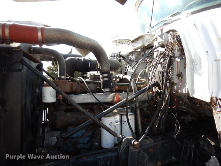 image for item DJ3006 1982 Mack R686ST winch truck