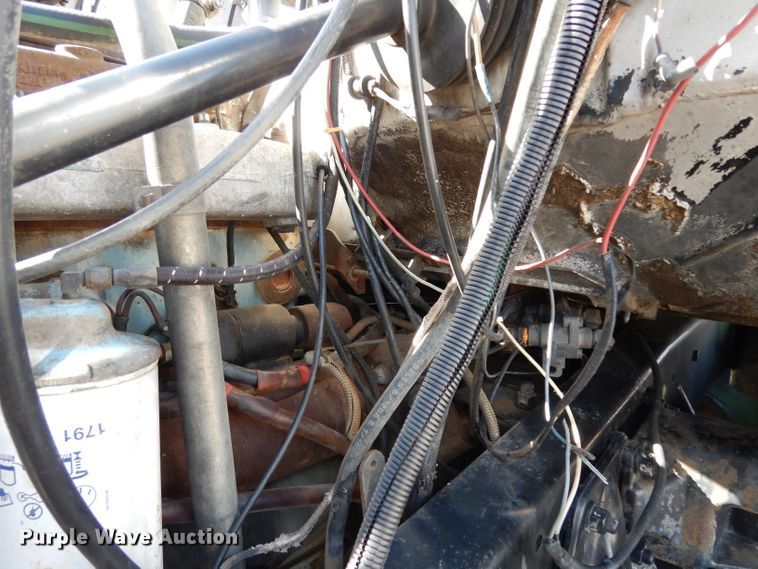 image for item DJ3006 1982 Mack R686ST winch truck