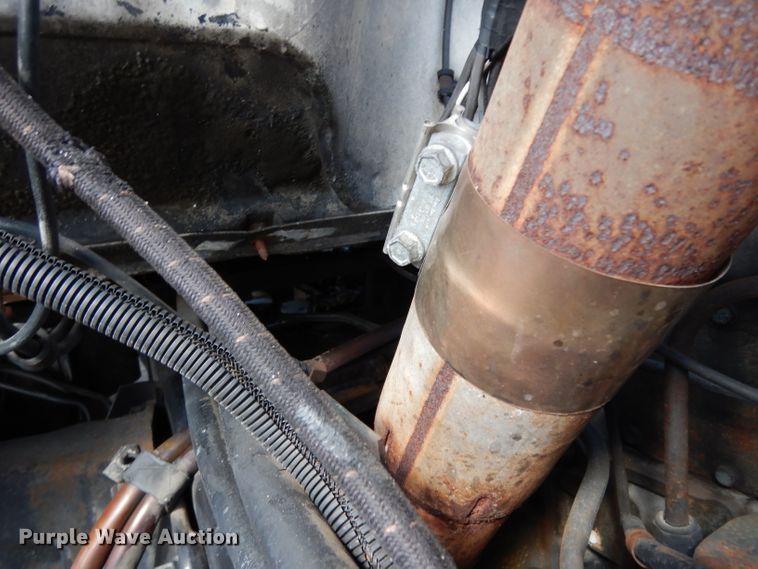 image for item DJ3006 1982 Mack R686ST winch truck