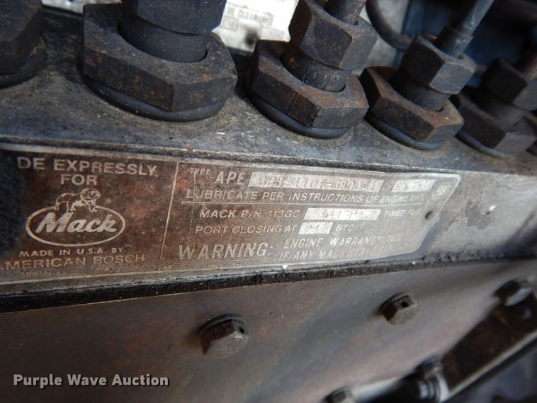 image for item DJ3006 1982 Mack R686ST winch truck