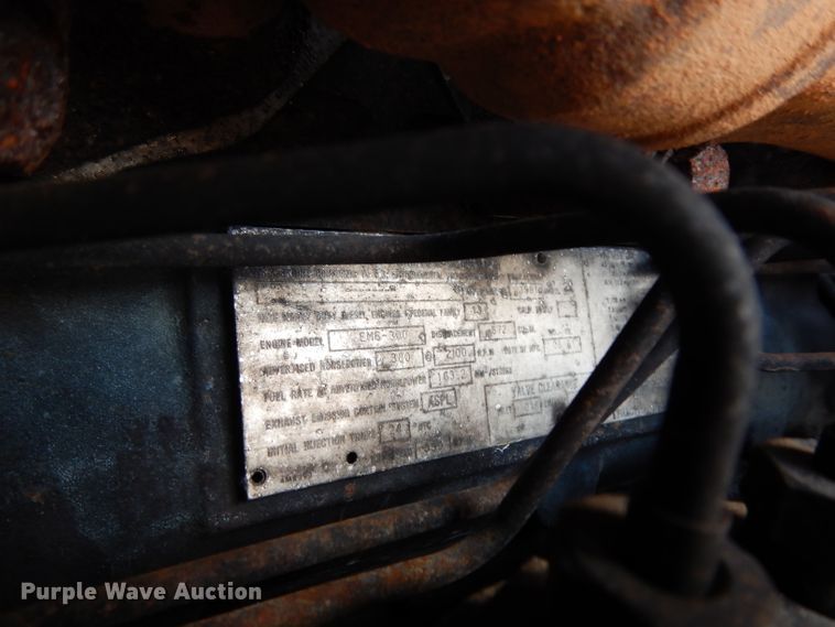 image for item DJ3006 1982 Mack R686ST winch truck