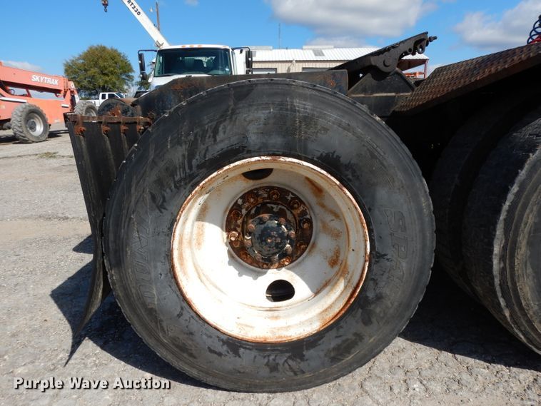 image for item DJ3006 1982 Mack R686ST winch truck