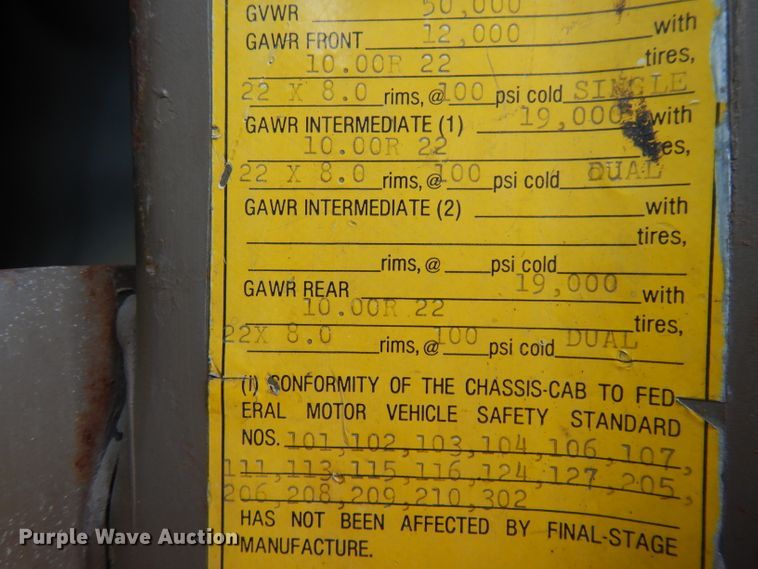 image for item DJ3006 1982 Mack R686ST winch truck