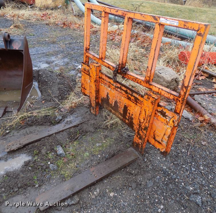 image for item DO9394 Skid steer pallet forks