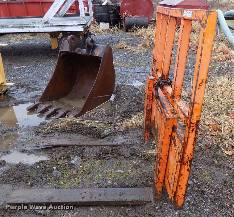 image for item DO9394 Skid steer pallet forks