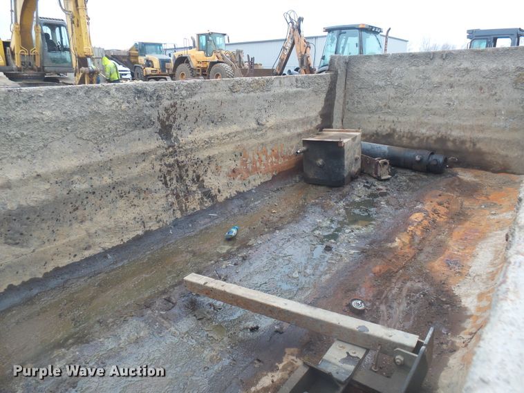 image for item FR9503 Henderson XDX16X44 dump bed