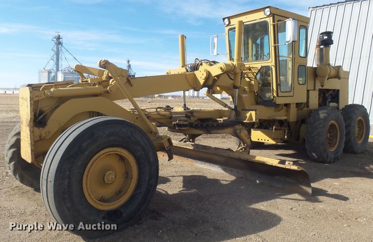 image for item FR9512 1976 Champion 700 Series motor grader