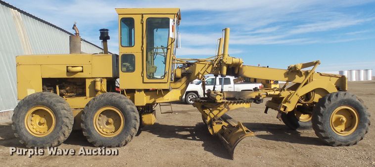 image for item FR9512 1976 Champion 700 Series motor grader