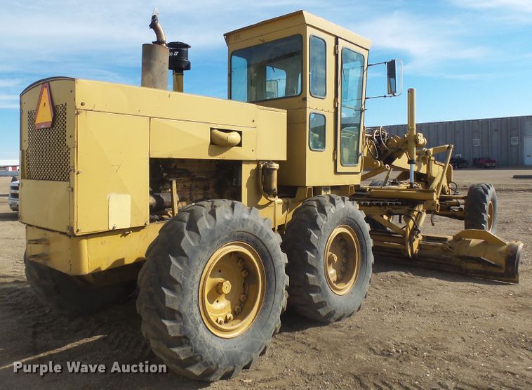 image for item FR9512 1976 Champion 700 Series motor grader