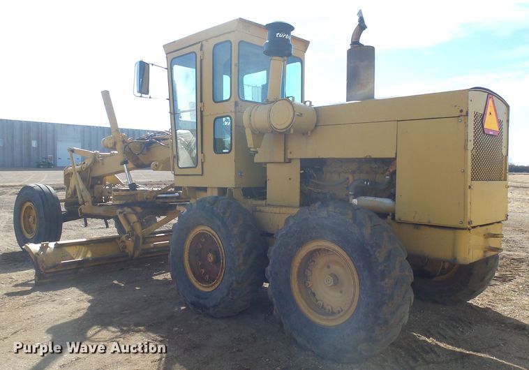 image for item FR9512 1976 Champion 700 Series motor grader