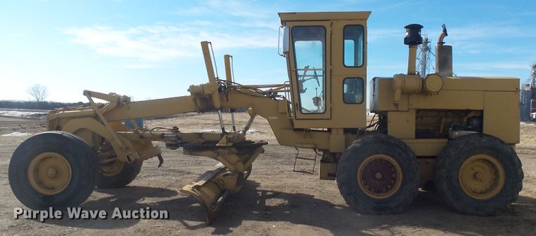 image for item FR9512 1976 Champion 700 Series motor grader