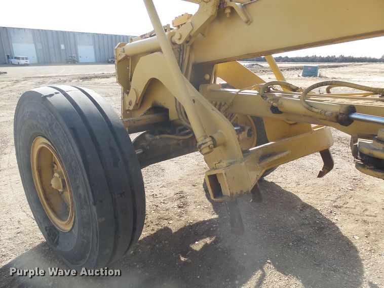 image for item FR9512 1976 Champion 700 Series motor grader