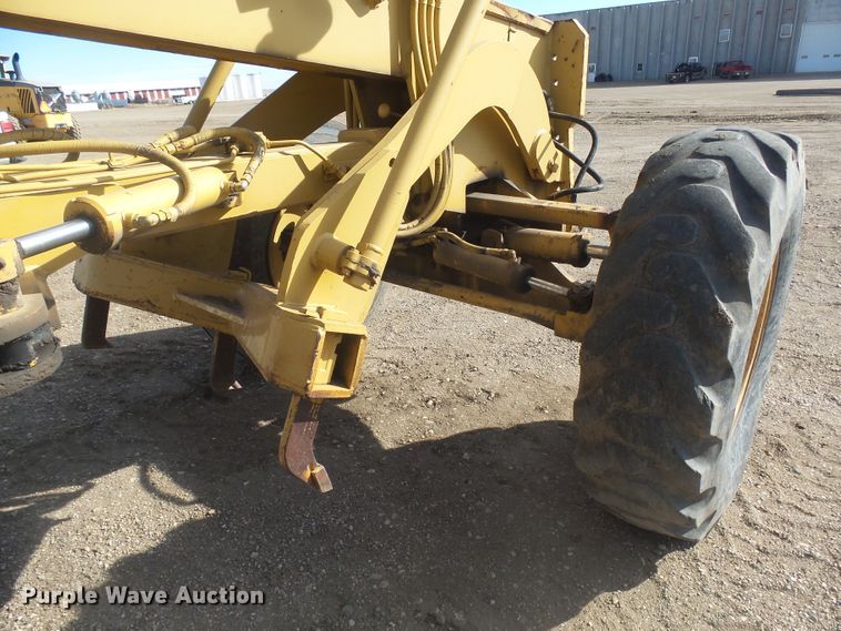 image for item FR9512 1976 Champion 700 Series motor grader