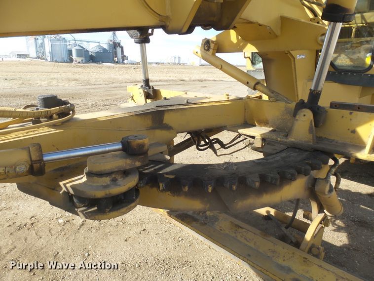 image for item FR9512 1976 Champion 700 Series motor grader