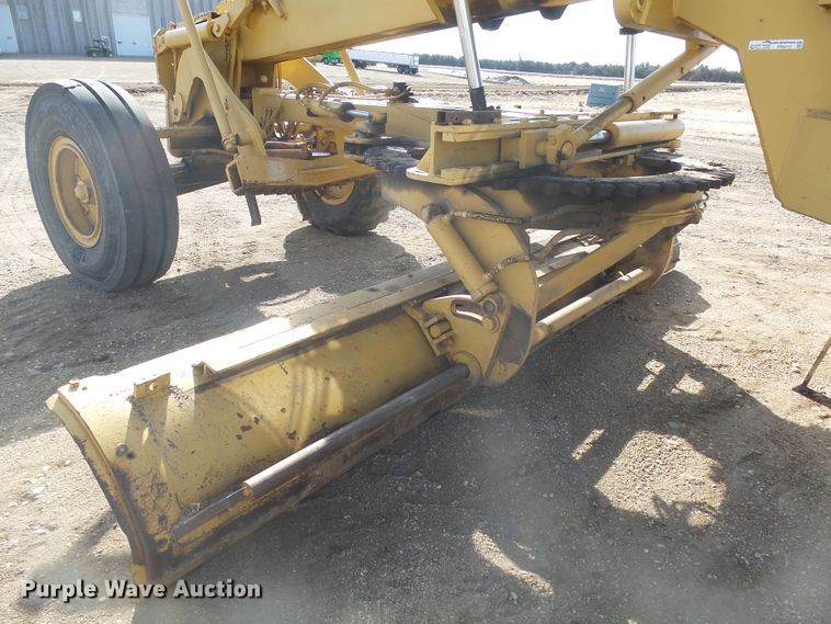 image for item FR9512 1976 Champion 700 Series motor grader