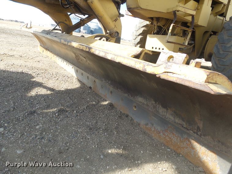 image for item FR9512 1976 Champion 700 Series motor grader