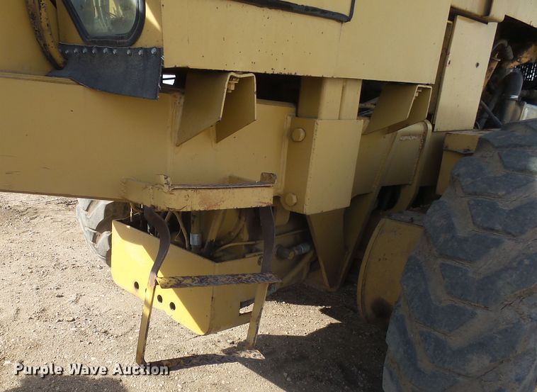 image for item FR9512 1976 Champion 700 Series motor grader