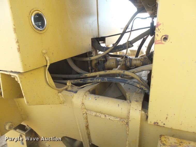 image for item FR9512 1976 Champion 700 Series motor grader