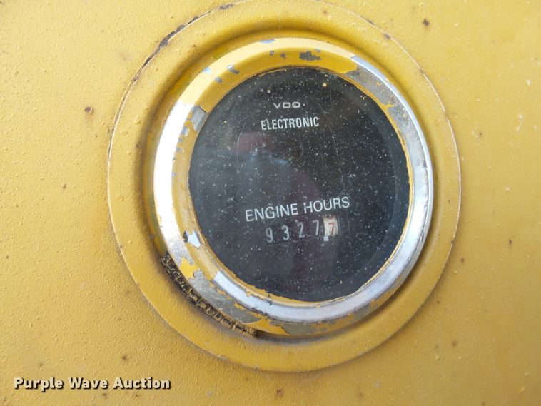 image for item FR9512 1976 Champion 700 Series motor grader