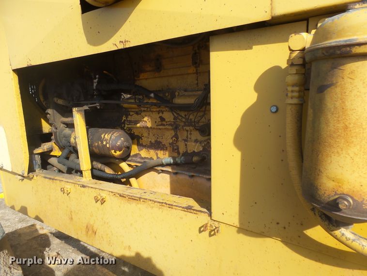 image for item FR9512 1976 Champion 700 Series motor grader